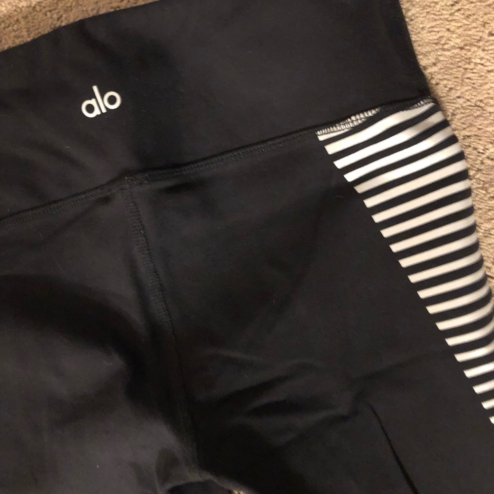 Alo Yoga Black Reflector Leggings Gem